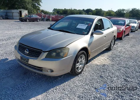 2005 Nissan Altima 2.5 S из США, поврежденный, VIN 1N4AL11DX5C137249